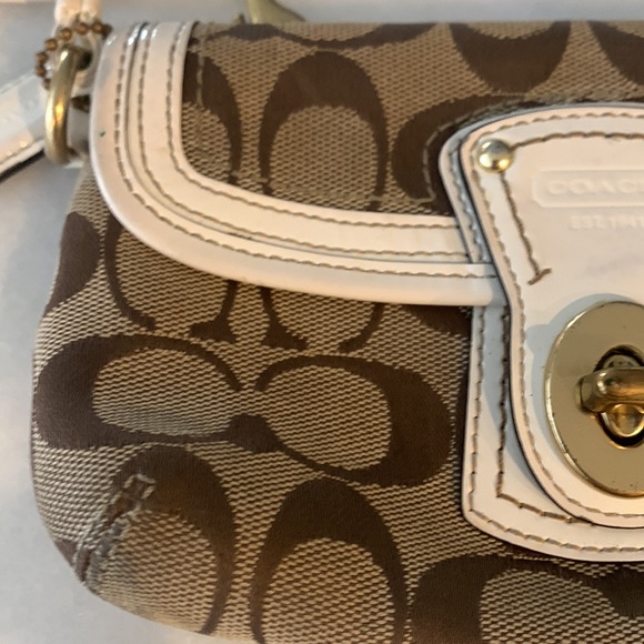 Coach wristlet - Picture 9 of 9